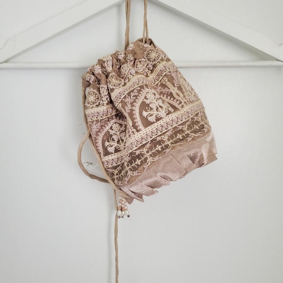 Heavy Embroidery Lehnga - Picture 5 of 14